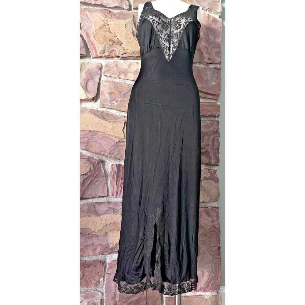 Vintage Vanity Fair Size 34 lace black Slip Dress Maxi Long V-Neck Slip slit